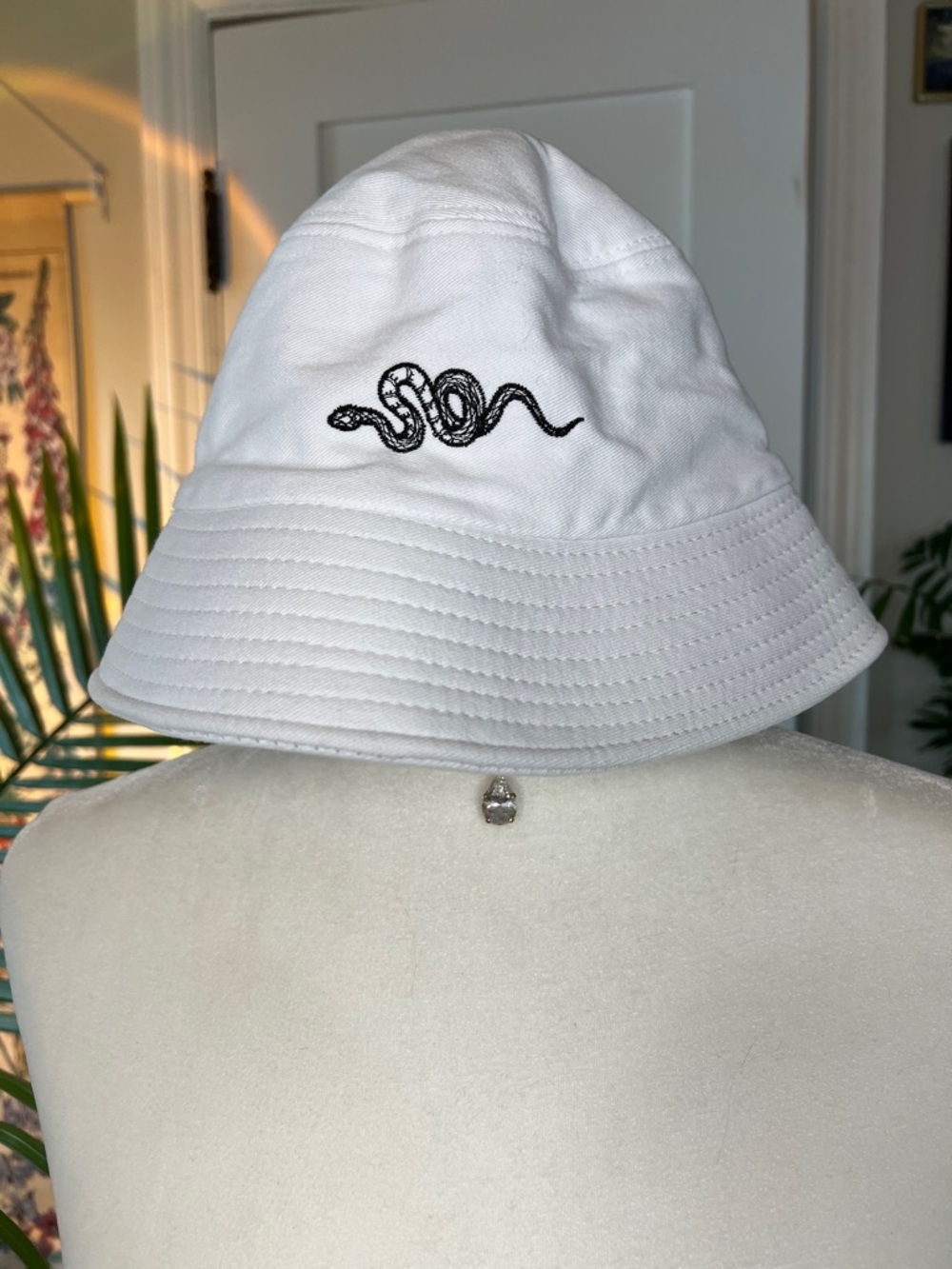 White Cotton Hat with Black Snake Detail